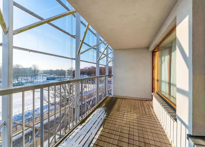 Seaside By Bookinghost *