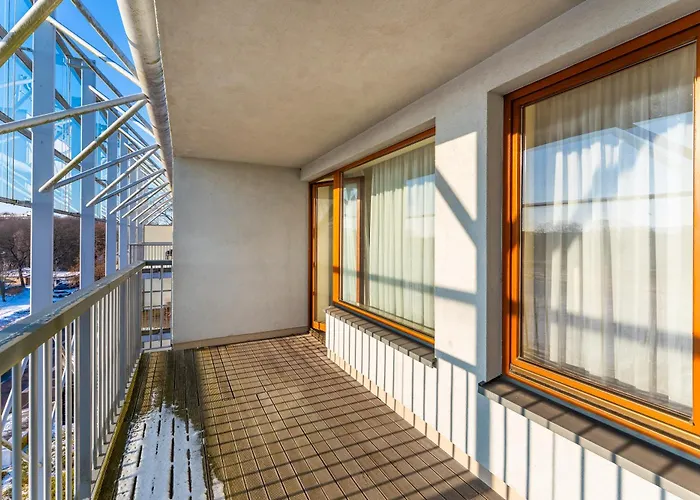 Seaside By Bookinghost